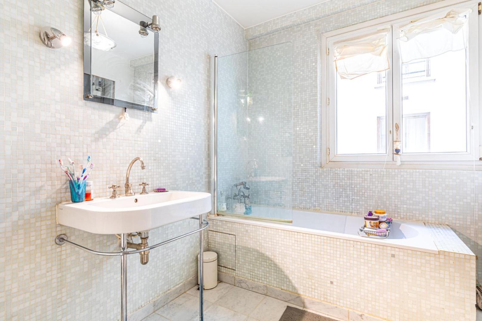 Guestready - Parisian Getaway In The 10th Arr. Parijs